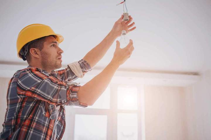 Électricien spécialisé dans les travaux en neufs et en rénovation